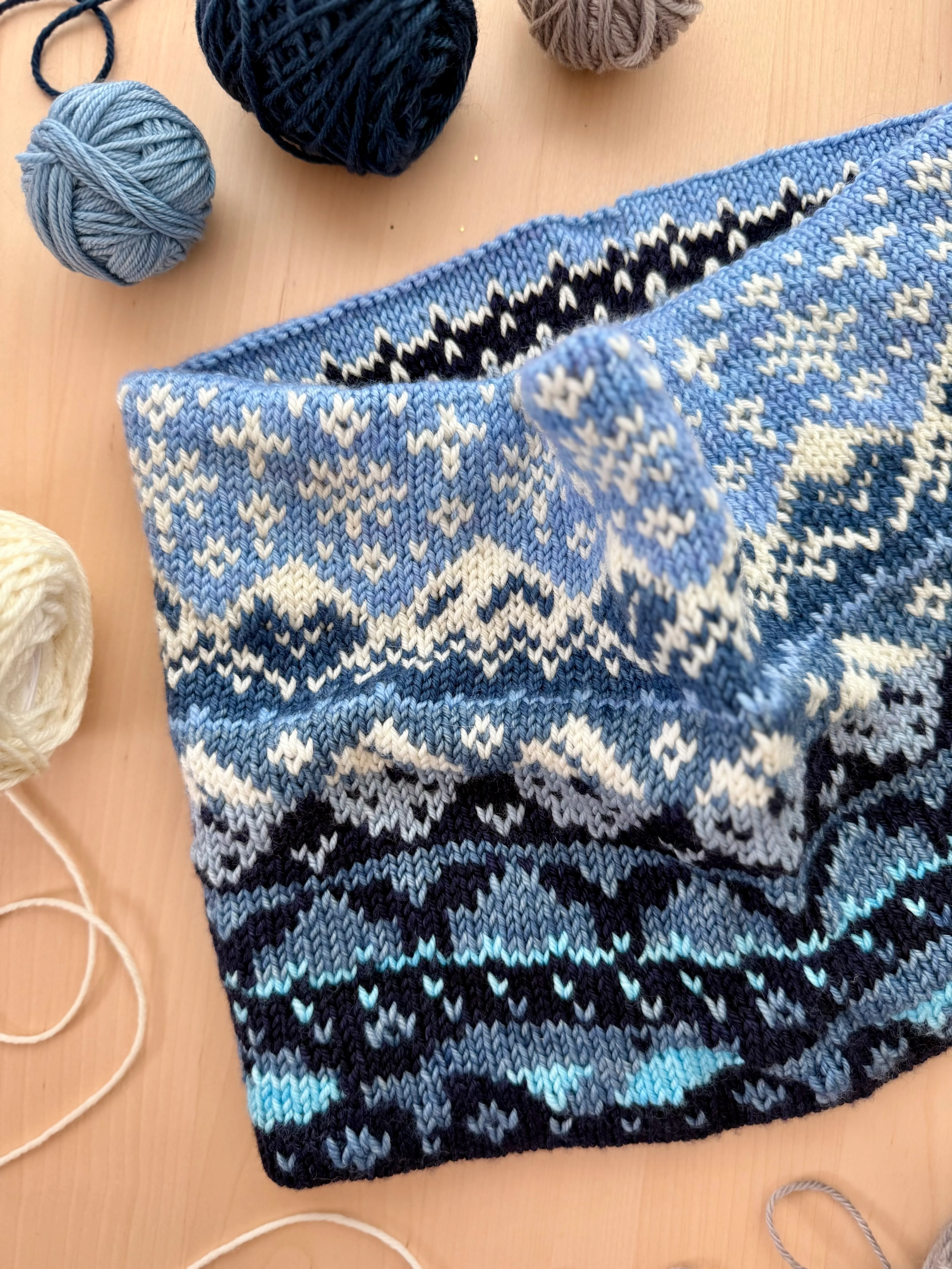 Alaska Doodle (Reversible Cowl) - Image 4